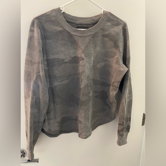 Abercrombie distressed camo crewneck - Picture 1 of 3